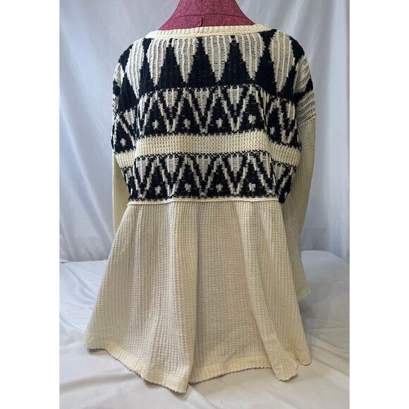 Free People Cream & Black Aztec Design Sweater BOHO Medium - Picture 2 of 4